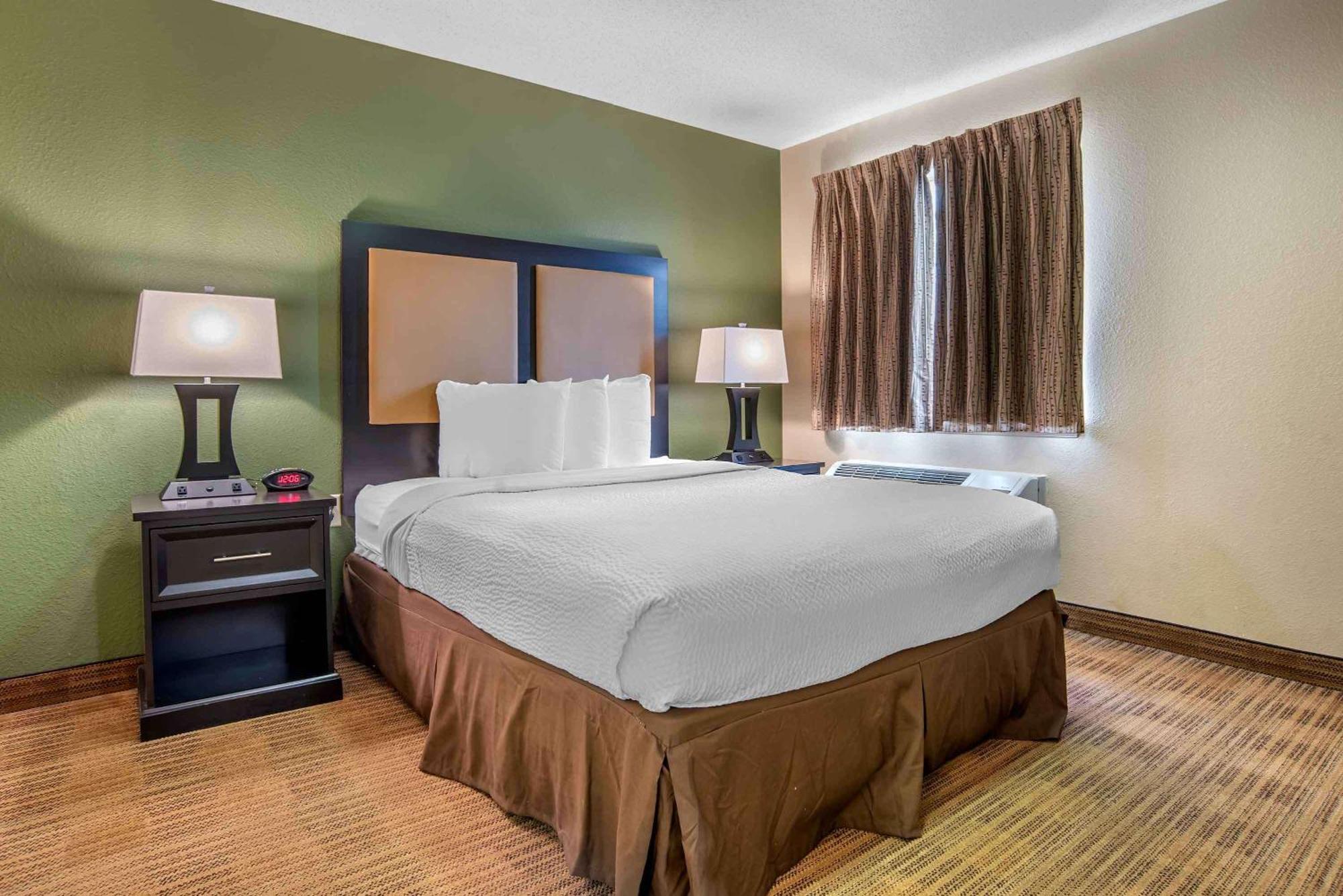 Extended Stay America Suites - Cleveland - Middleburg Heights Bagian luar foto